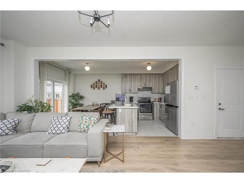 37 Cottonwood Crescent, Welland, ON - Indoor Photo Showing Living Room