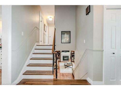 5293 Spruce Avenue, Burlington, ON - Indoor Photo Showing Other Room