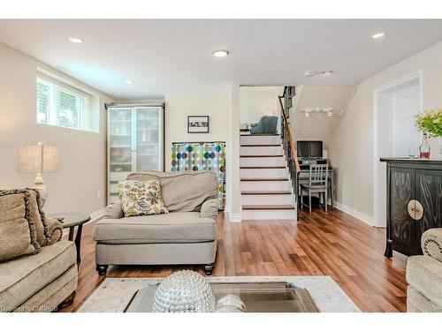 5293 Spruce Avenue, Burlington, ON - Indoor Photo Showing Living Room