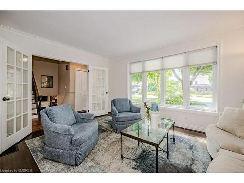 5293 Spruce Avenue, Burlington, ON - Indoor Photo Showing Living Room