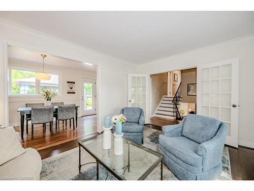 5293 Spruce Avenue, Burlington, ON - Indoor Photo Showing Living Room