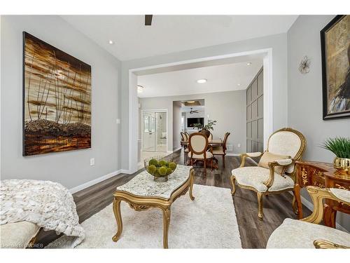 87 Horton Walk, Cambridge, ON - Indoor Photo Showing Living Room