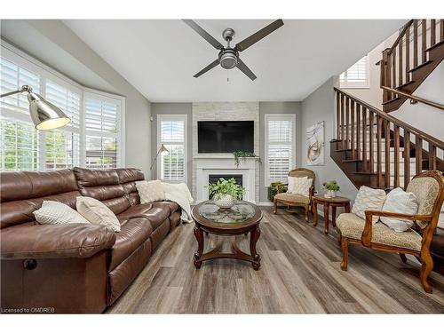 87 Horton Walk, Cambridge, ON - Indoor Photo Showing Living Room