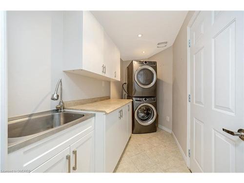 87 Horton Walk, Cambridge, ON - Indoor Photo Showing Laundry Room