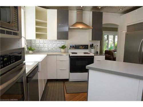 6715 5 Line, Milton, ON - Indoor Photo Showing Kitchen