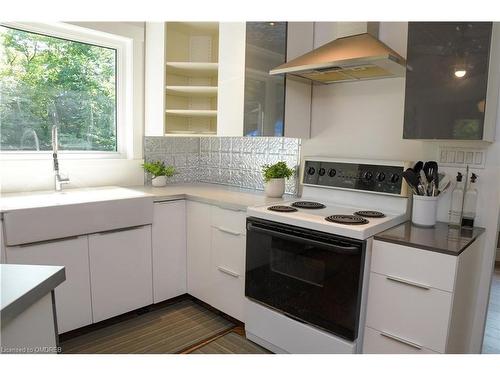 6715 5 Line, Milton, ON - Indoor Photo Showing Kitchen