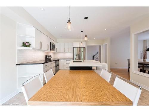 2150 Deer Park Road, Oakville, ON - Indoor Photo Showing Kitchen With Upgraded Kitchen