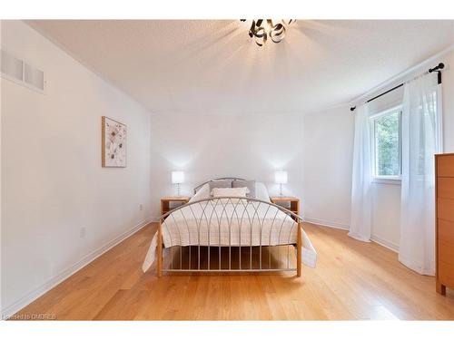 2150 Deer Park Road, Oakville, ON - Indoor Photo Showing Bedroom