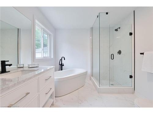 2150 Deer Park Road, Oakville, ON - Indoor Photo Showing Bathroom