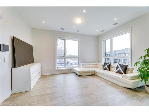 216-460 Gordon Krantz Avenue, Milton, ON - Indoor Photo Showing Living Room