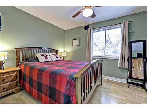 151 Cavell Avenue, Hamilton, ON - Indoor Photo Showing Bedroom