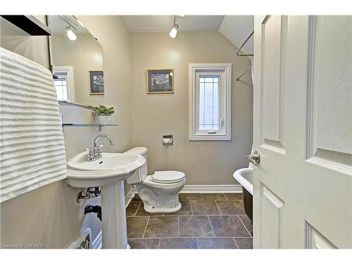 151 Cavell Avenue, Hamilton, ON - Indoor Photo Showing Bathroom