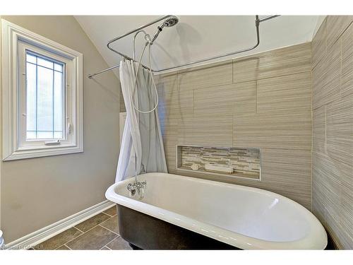 151 Cavell Avenue, Hamilton, ON - Indoor Photo Showing Bathroom