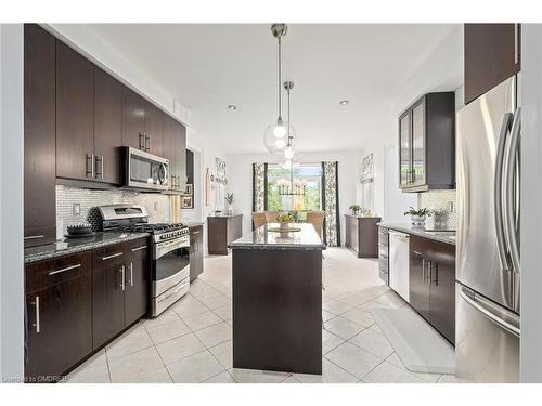 89 Foxtail Court, Georgetown, ON - Indoor Photo Showing Kitchen With Stainless Steel Kitchen With Upgraded Kitchen