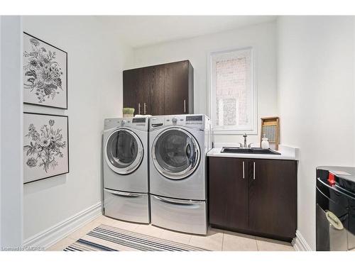 89 Foxtail Court, Georgetown, ON - Indoor Photo Showing Laundry Room