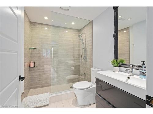 89 Foxtail Court, Georgetown, ON - Indoor Photo Showing Bathroom