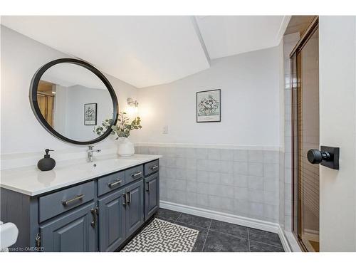98 Owen Place, Hamilton, ON - Indoor Photo Showing Bathroom
