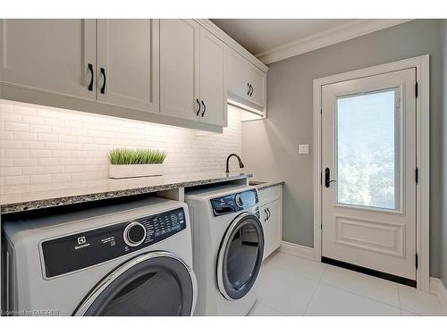 2245 Millstone Drive, Oakville, ON - Indoor Photo Showing Laundry Room