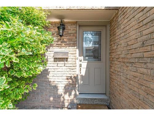 112-1540 Lancaster Drive, Oakville, ON - Outdoor With Exterior