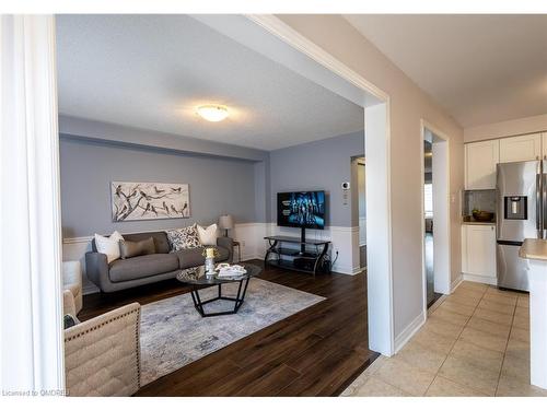 2574 Valleyridge Drive, Oakville, ON - Indoor Photo Showing Living Room