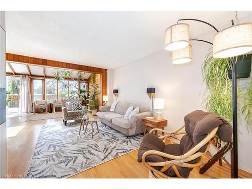 171 Simmons Boulevard, Brampton, ON - Indoor Photo Showing Living Room