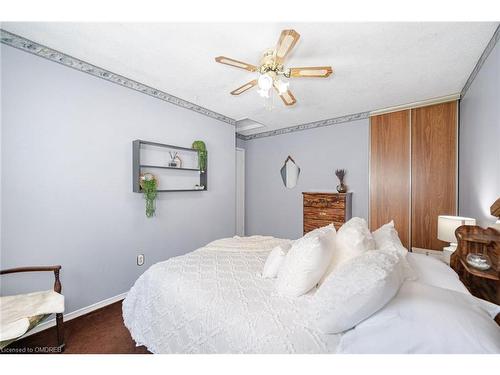 171 Simmons Boulevard, Brampton, ON - Indoor Photo Showing Bedroom