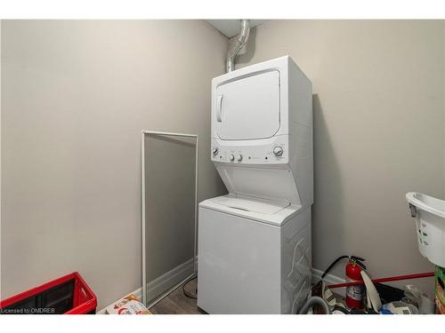 112-501 Frontenac Street E, Kingston, ON - Indoor Photo Showing Laundry Room