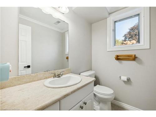 38 Ameer Drive, St. Catharines, ON - Indoor Photo Showing Bathroom