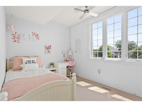 2334 Carpenters Circle, Oakville, ON - Indoor Photo Showing Bedroom