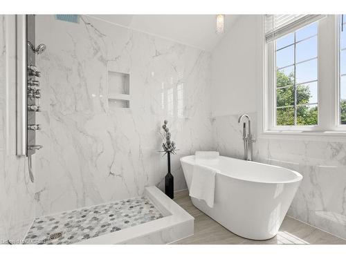 2334 Carpenters Circle, Oakville, ON - Indoor Photo Showing Bathroom