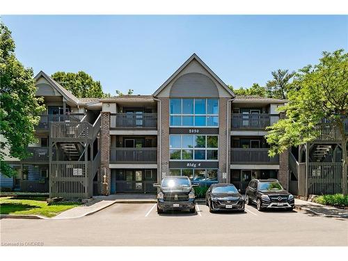 118-2030 Cleaver Avenue, Burlington, ON - Outdoor With Balcony With Facade