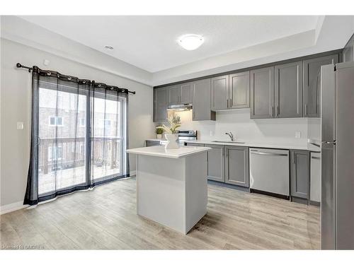 26 Aqua Lane, Hamilton, ON - Indoor Photo Showing Kitchen With Upgraded Kitchen