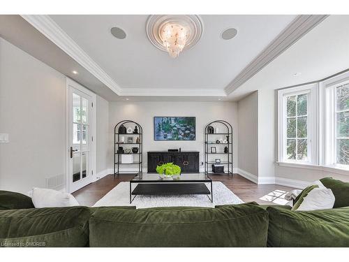 1257 Tecumseh Park Drive, Mississauga, ON - Indoor Photo Showing Living Room With Fireplace