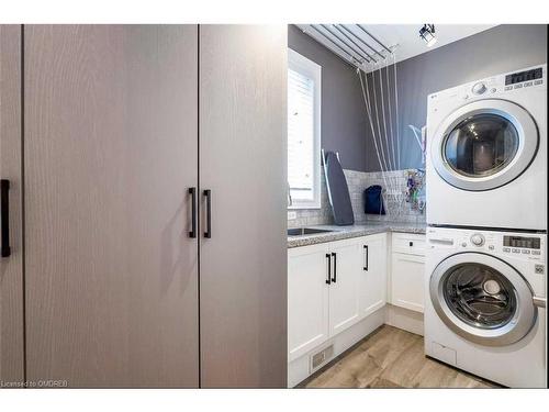 27 Waterview Road, Wasaga Beach, ON - Indoor Photo Showing Laundry Room