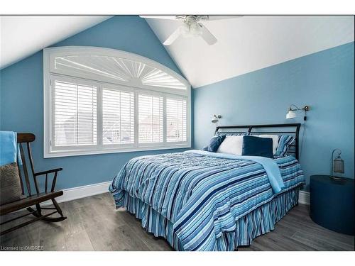 27 Waterview Road, Wasaga Beach, ON - Indoor Photo Showing Bedroom