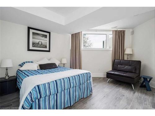 27 Waterview Road, Wasaga Beach, ON - Indoor Photo Showing Bedroom