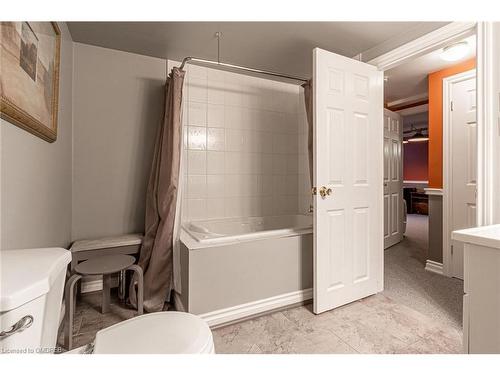 237 Tuck Drive, Burlington, ON - Indoor Photo Showing Bathroom