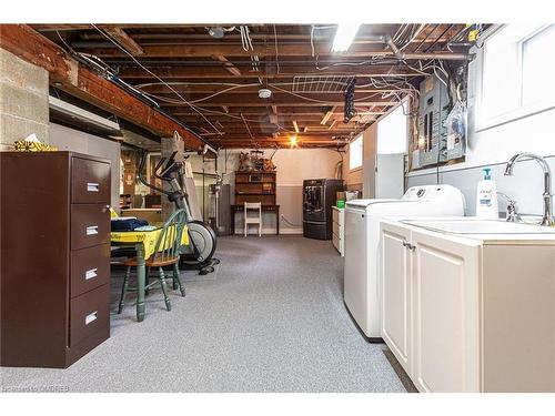 237 Tuck Drive, Burlington, ON - Indoor Photo Showing Laundry Room