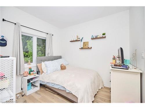 20 Harvey Common, St. Catharines, ON - Indoor Photo Showing Bedroom