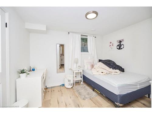 20 Harvey Common, St. Catharines, ON - Indoor Photo Showing Bedroom