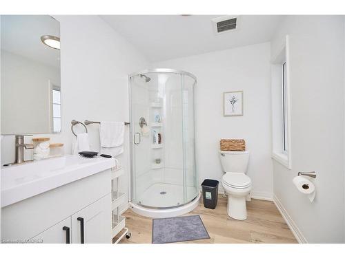 20 Harvey Common, St. Catharines, ON - Indoor Photo Showing Bathroom