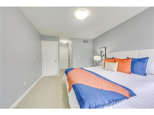 39-2250 Rockingham Drive, Oakville, ON - Indoor Photo Showing Bedroom