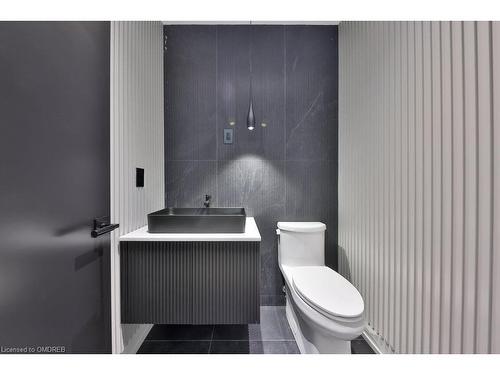 20 Broadview Avenue, Mississauga, ON - Indoor Photo Showing Bathroom