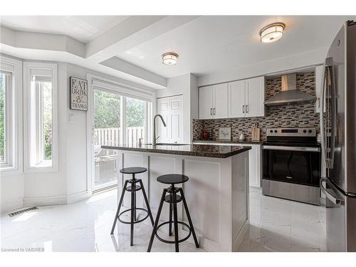 78-1240 Westview Terrace, Oakville, ON - Indoor Photo Showing Kitchen With Upgraded Kitchen