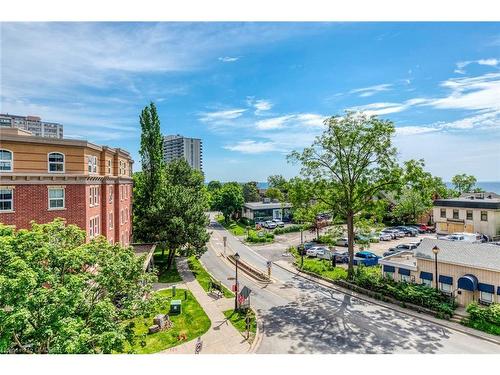 303-370 Martha Street, Burlington, ON - Outdoor With View