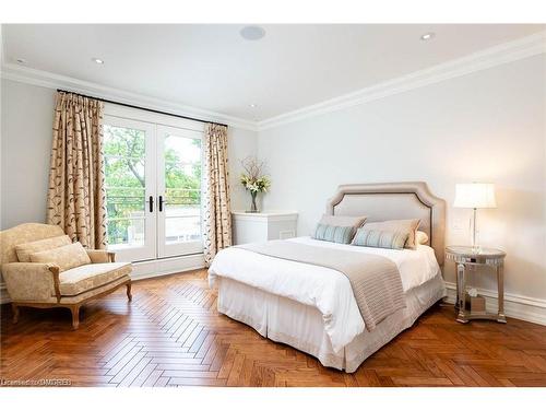 1343 Blythe Road, Mississauga, ON - Indoor Photo Showing Bedroom