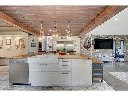 2859 Dominion Road, Fort Erie, ON - Indoor Photo Showing Kitchen