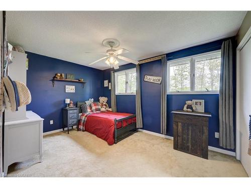 2859 Dominion Road, Fort Erie, ON - Indoor Photo Showing Bedroom