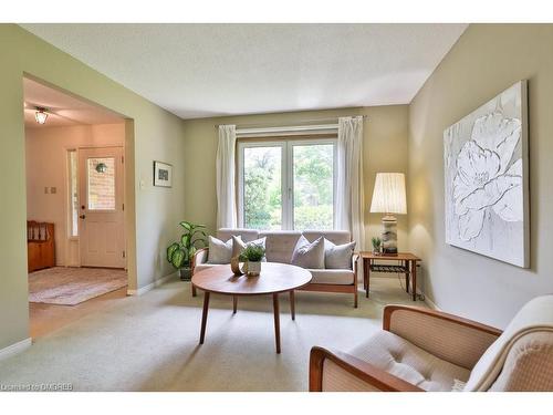 429 Claremont Crescent, Oakville, ON - Indoor Photo Showing Living Room