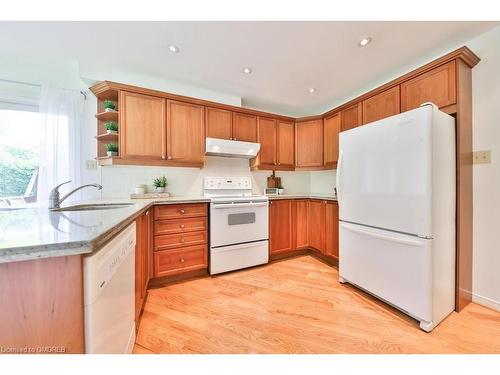 429 Claremont Crescent, Oakville, ON - Indoor Photo Showing Kitchen